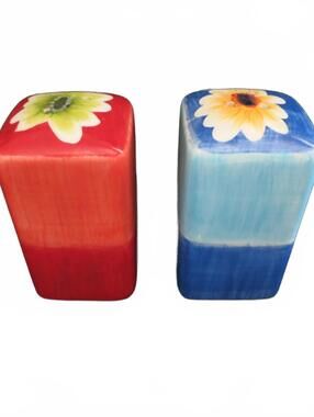 Vintage Flower Power Themed Salt & Pepper Shakers Blue/Red